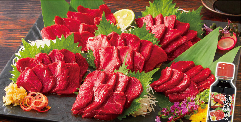 ごちそう感満点！年末の食卓を彩る馬刺し6種の贅沢盛り。のイメージ画像